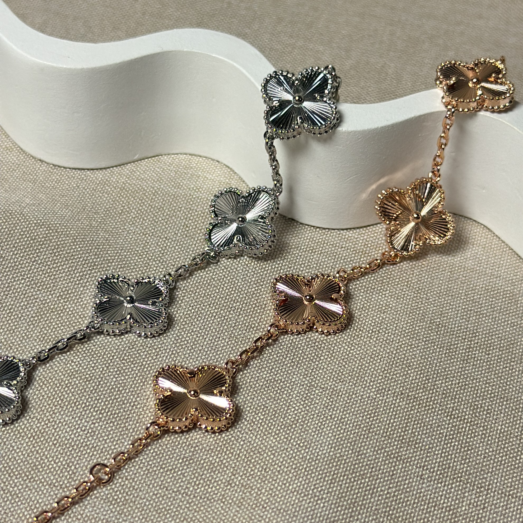 Набір клевер 3 в 1 сережки, підвіска та браслет - Зображення 5