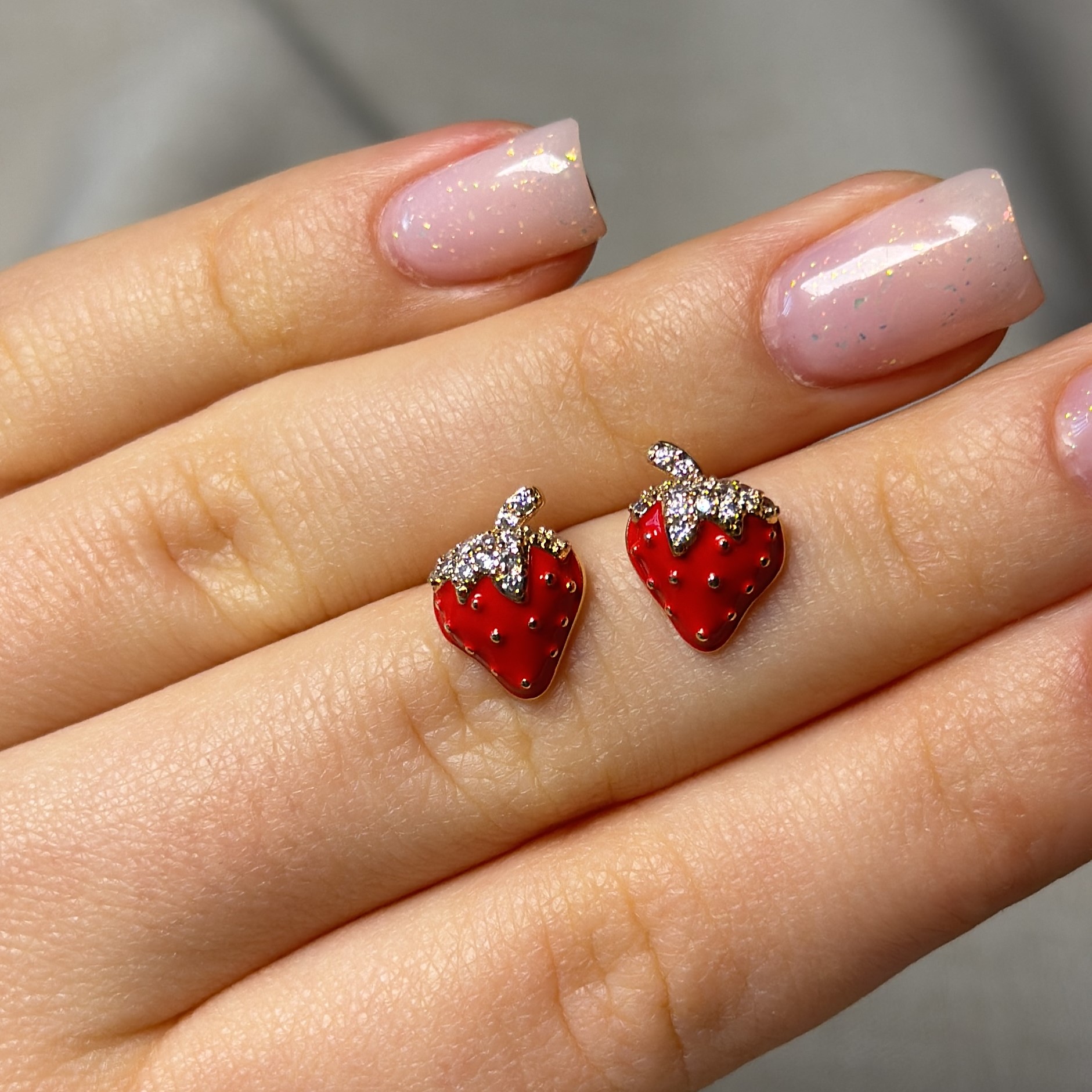 Дитячі сережки-пусети Полунички медзолото - Зображення 4