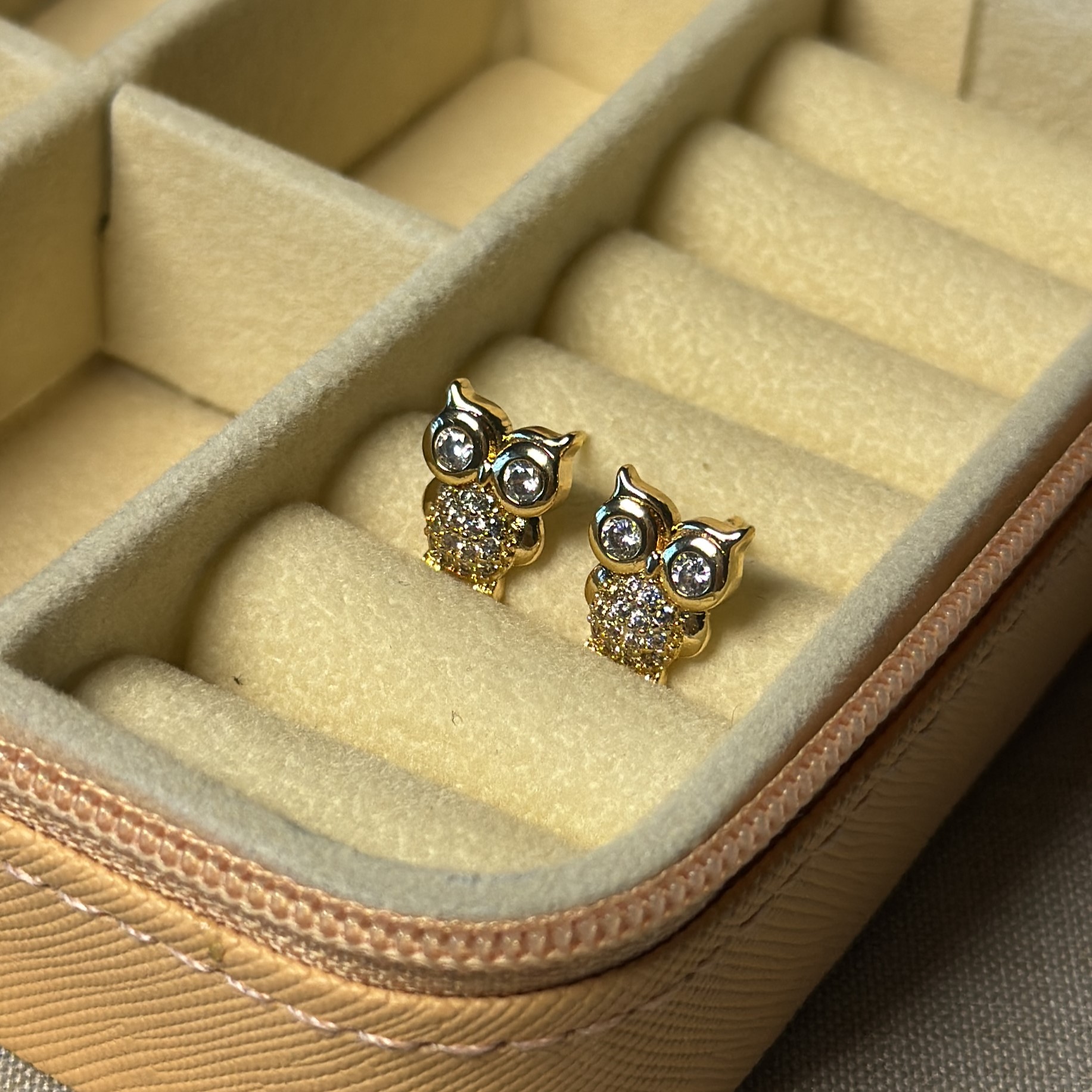 Дитячі сережки-пусети Сова медзолото - Зображення 2